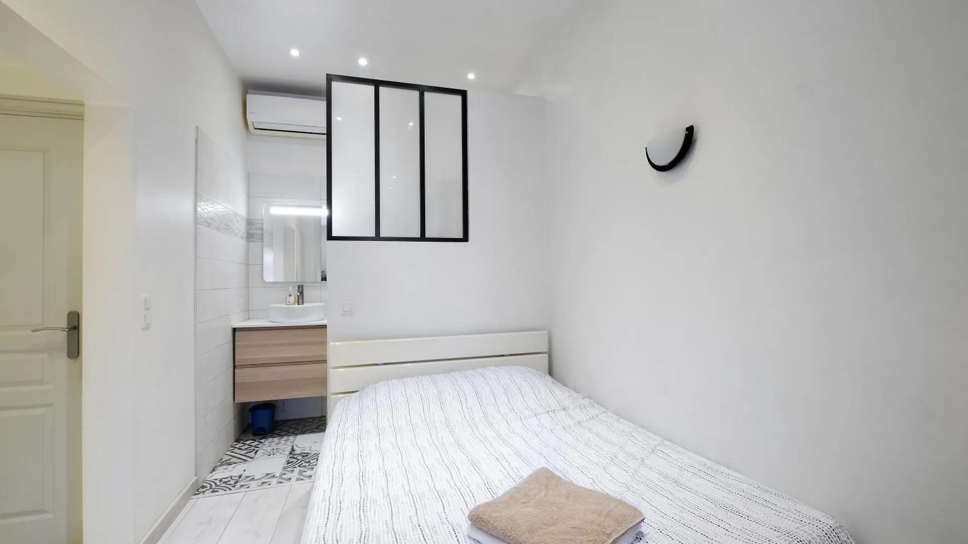 Bel Appartement Cosy - Sur Le Port Nizza